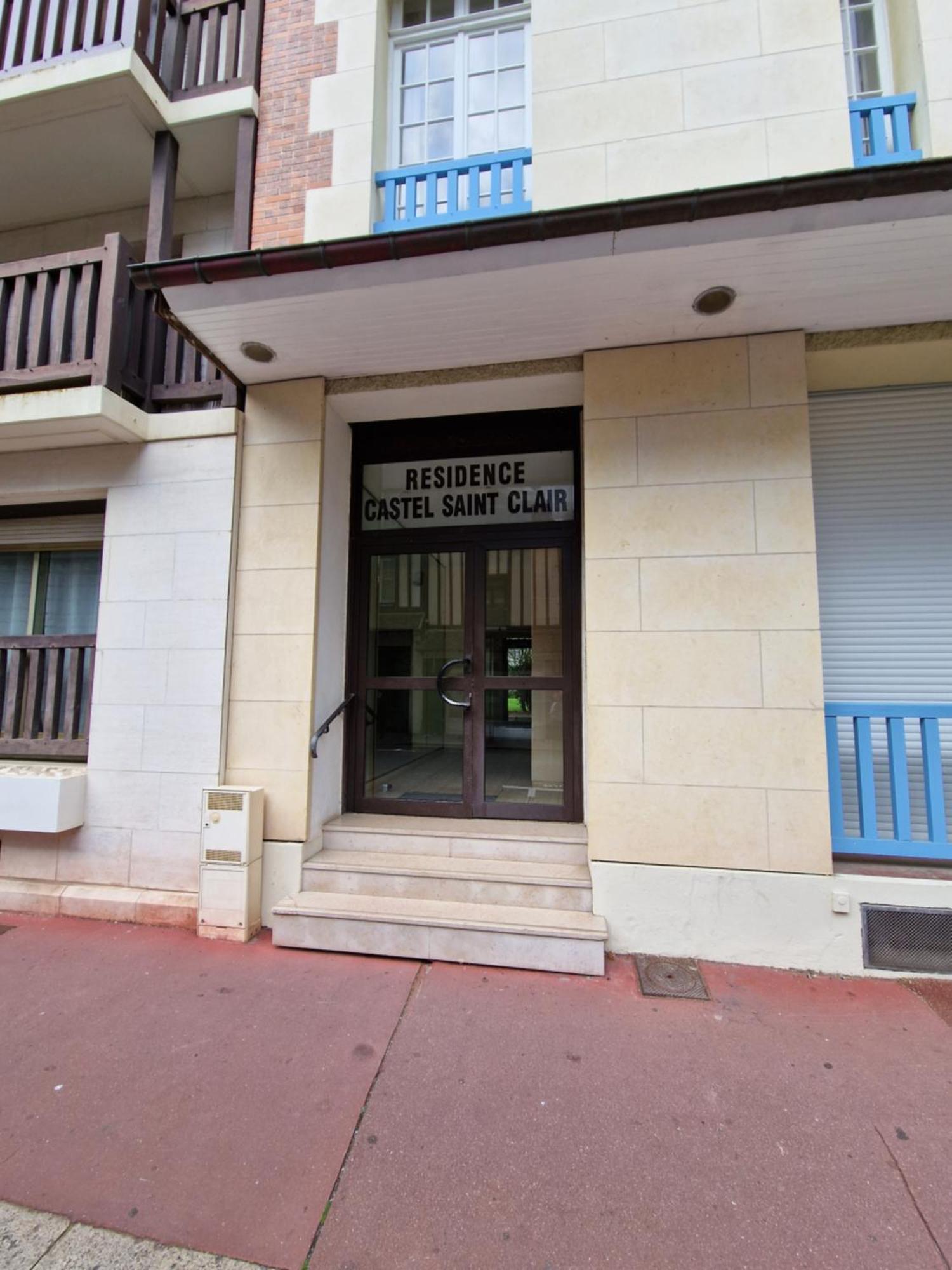 Deauville, Proche Avec Parking Prive Appartement