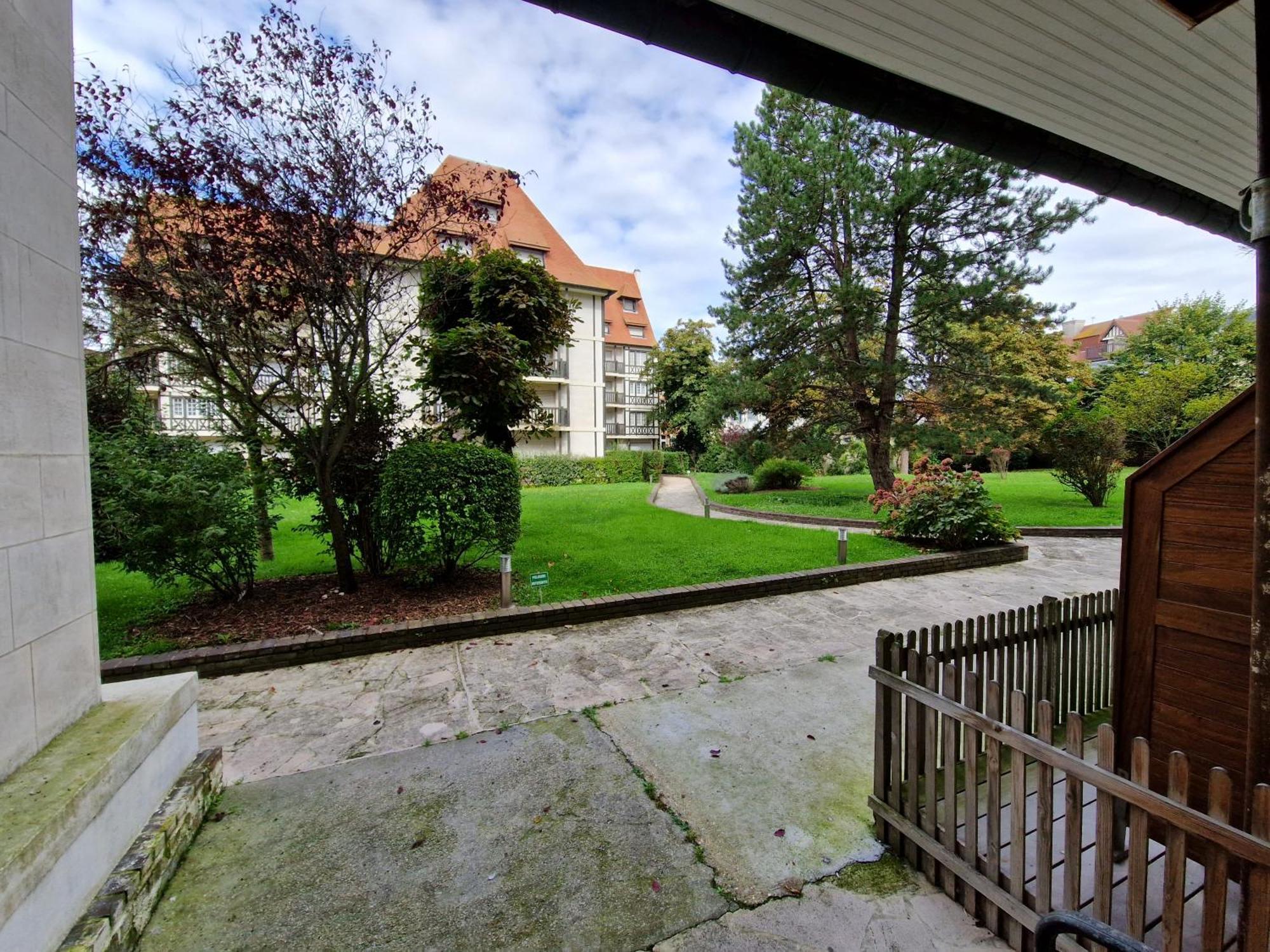 Deauville, Proche Avec Parking Prive Appartement *